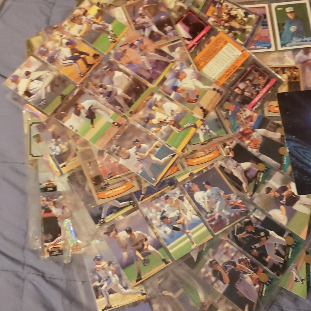 Baseball cards. - Picture 2 of 4